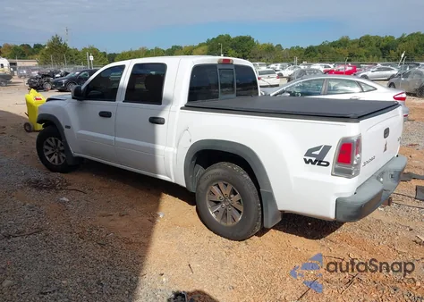 2006 Mitsubishi Raider Duro Cross V8 from USA, damaged, VIN 1Z7HT38N86S596813